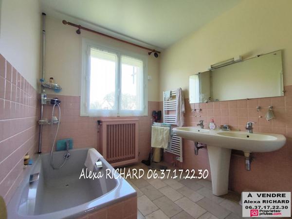 Maison Beaumont Le Roger 6 pièces 4  Chambres