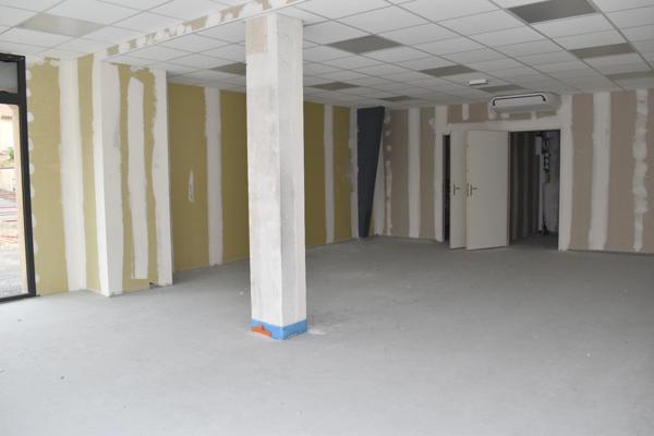 Dpt Deux Sèvres (79), à vendre AIRVAULT Local commercial