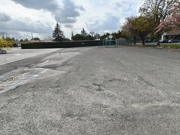 Dpt Deux Sèvres (79), à vendre AIRVAULT Local commercial