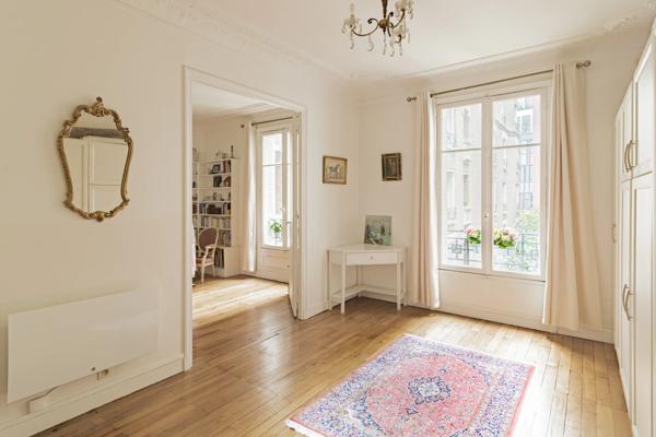 Appartement Paris 17 e - RUE DE TOCQUEVILLE / MARCHÉ DE LÉVIS