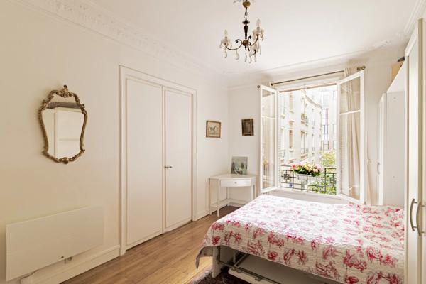 Appartement Paris 17 e - RUE DE TOCQUEVILLE / MARCHÉ DE LÉVIS