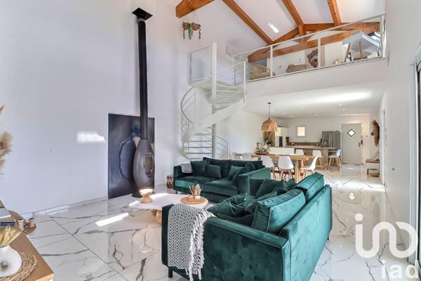 Maison 6 pièces de 180 m² à Cabrières (30210)