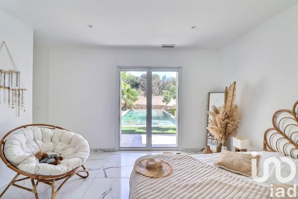 Maison 6 pièces de 180 m² à Cabrières (30210)