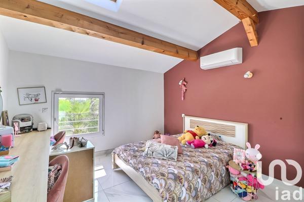 Maison 6 pièces de 180 m² à Cabrières (30210)