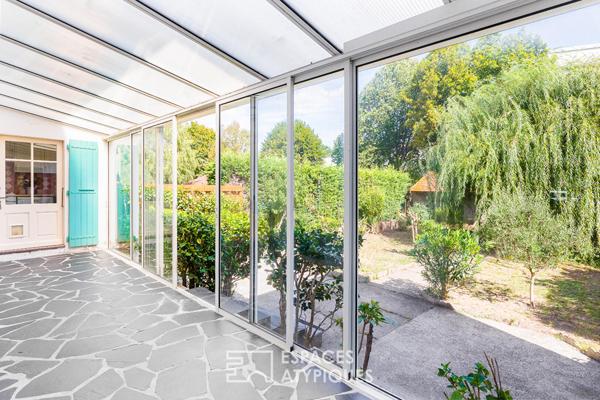 Maison de ville au charme intemporel avec jardin