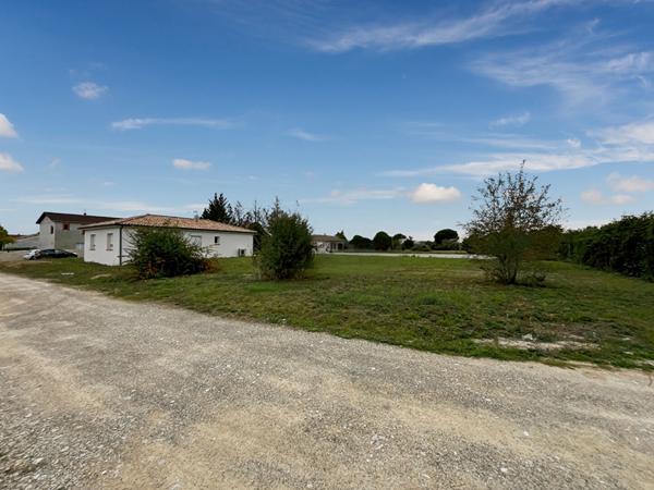 Terrain plat 891m² constructible - Proche centre Bessières