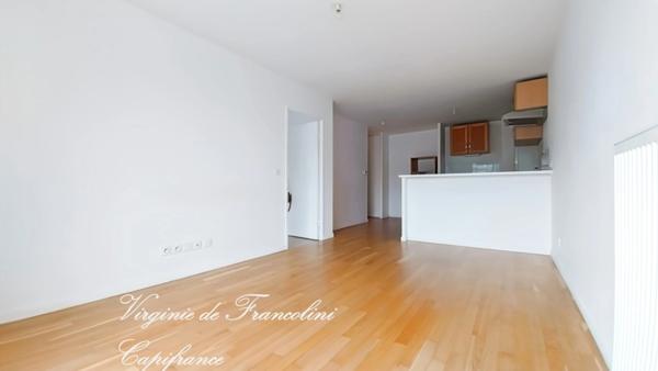 Bas de Montreuil-5mn métro Croix de chavaux L9-A vendre appartement 2 p-2ème étage-calme-Lumineux-Immeuble 2015