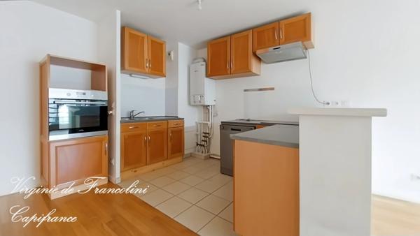 Bas de Montreuil-5mn métro Croix de chavaux L9-A vendre appartement 2 p-2ème étage-calme-Lumineux-Immeuble 2015