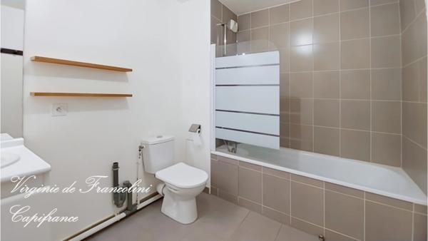 Bas de Montreuil-5mn métro Croix de chavaux L9-A vendre appartement 2 p-2ème étage-calme-Lumineux-Immeuble 2015
