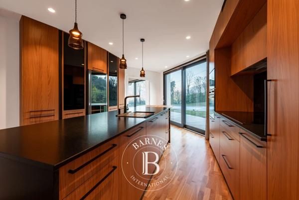 Sevrier, Villa 5 Chambres -  330 m² à vendre