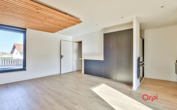 Maison à vendre    5 pièces • 166 m2 Craponne