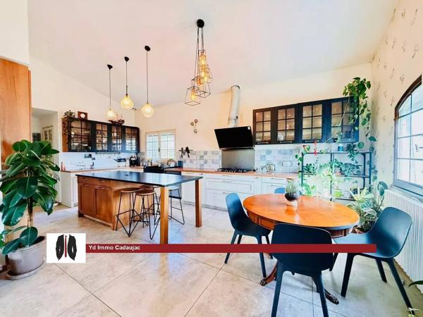 CADAUJAC – MAISON 7 PIÈCES – 174 M² HABITABLES – TERRAIN 1 100 M²