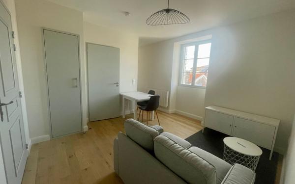 Appartement à louer    2 pièces • 30 m2 Dax
