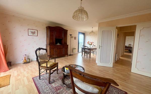 Appartement à vendre    3 pièces • 78 m2 Saintes