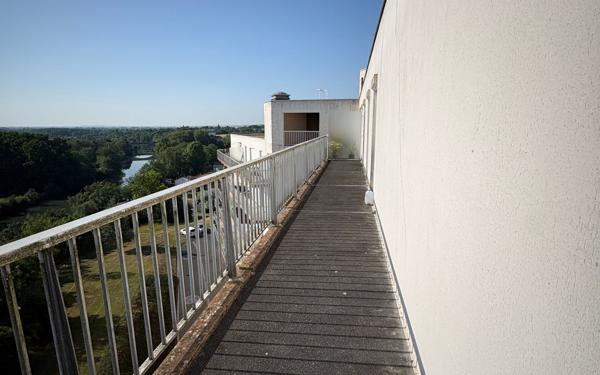 Appartement à vendre    3 pièces • 78 m2 Saintes