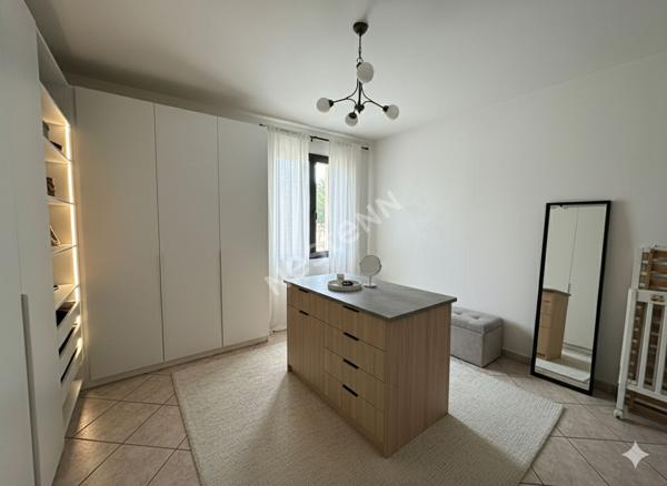 Ceyreste Maison de 164 m² au calme avec vue dégagée et piscine