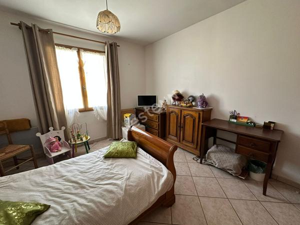 Ceyreste Maison de 164 m² au calme avec vue dégagée et piscine