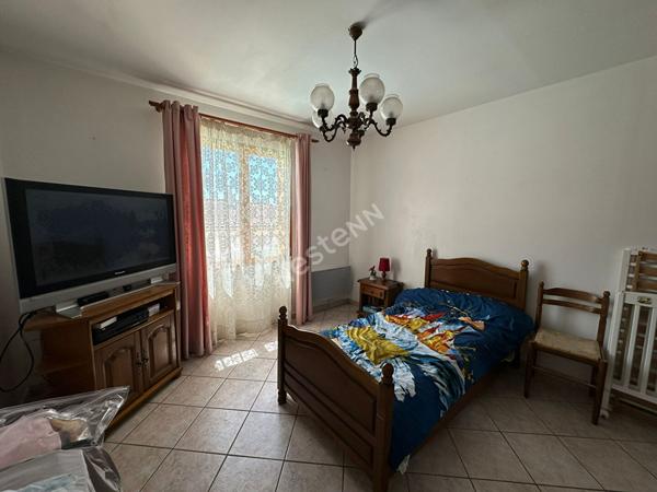 Ceyreste Maison de 164 m² au calme avec vue dégagée et piscine