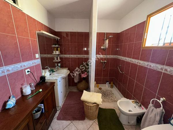 Ceyreste Maison de 164 m² au calme avec vue dégagée et piscine