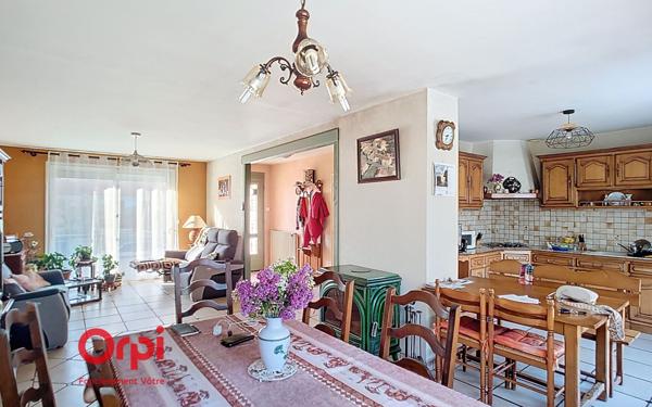 Maison à vendre    5 pièces • 104 m2 Gorges