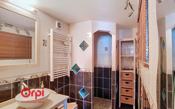 Maison à vendre    5 pièces • 104 m2 Gorges