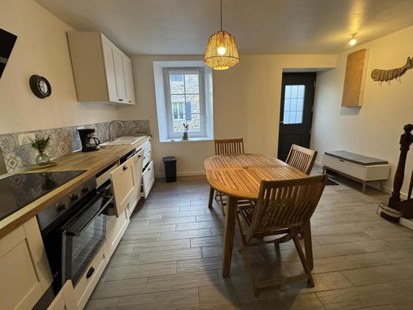 Le charme d'une maison de bourg rénovée, vendue entièrement meublée , Pleubian 22610