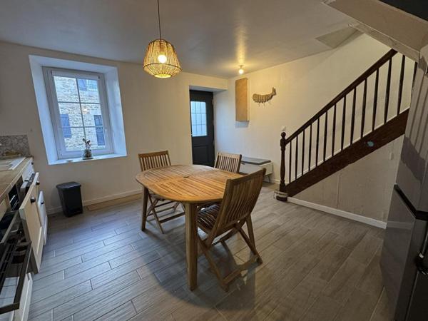 Le charme d'une maison de bourg rénovée, vendue entièrement meublée , Pleubian 22610