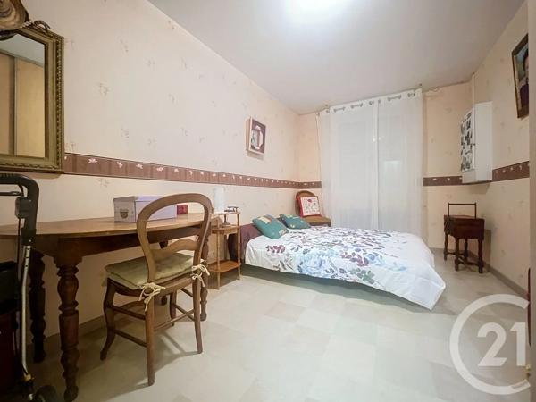 Maison à vendre  5 pièces - 127 m 2   ROCHEFORT  - 17