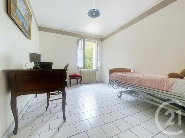 Maison à vendre  5 pièces - 127 m 2   ROCHEFORT  - 17