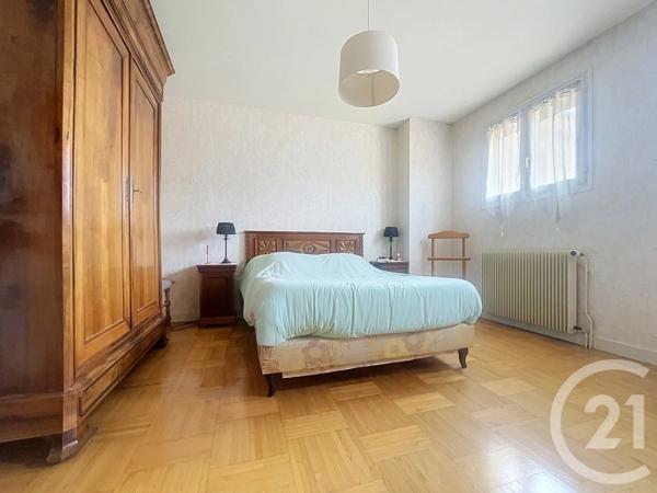 Maison à vendre  5 pièces - 127 m 2   ROCHEFORT  - 17