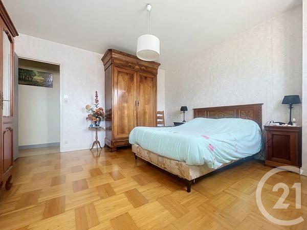 Maison à vendre  5 pièces - 127 m 2   ROCHEFORT  - 17