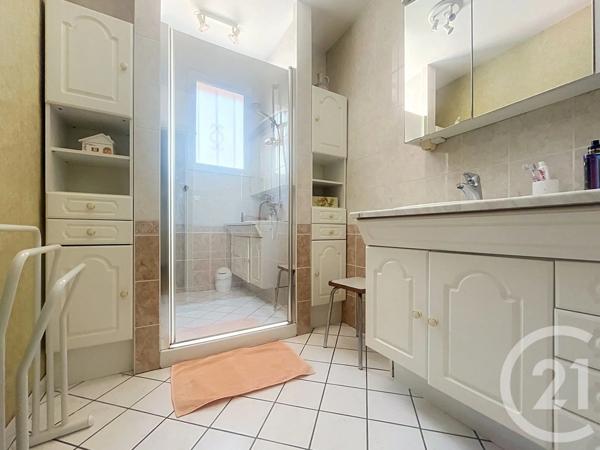 Maison à vendre  5 pièces - 127 m 2   ROCHEFORT  - 17