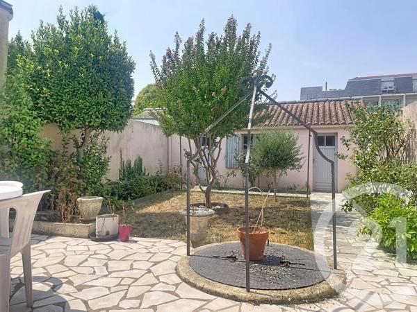 Maison à vendre  5 pièces - 127 m 2   ROCHEFORT  - 17