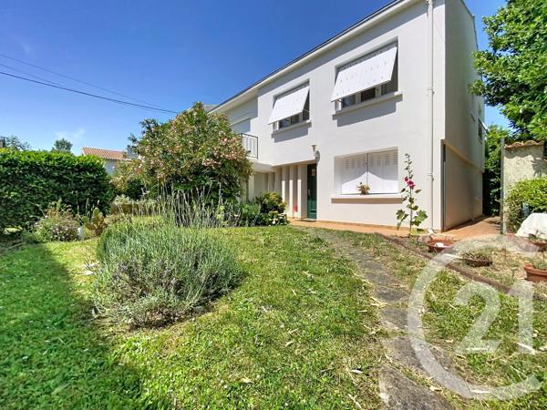 Maison à vendre  5 pièces - 127 m 2   ROCHEFORT  - 17