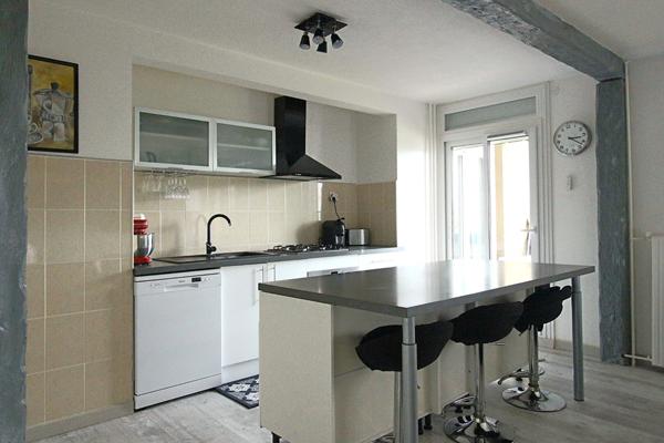 Appartement 5 pièces avec balcon et parking