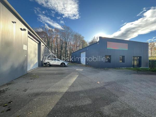 Local d activites de 771 m²