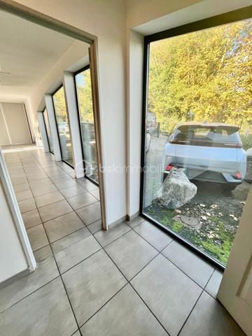 Local d activites de 771 m²