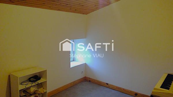 Maison de 108 M2 bien aménagée avec cuisine, salon ouvert, 2 Chambres , avec possibilité d'une troisième.