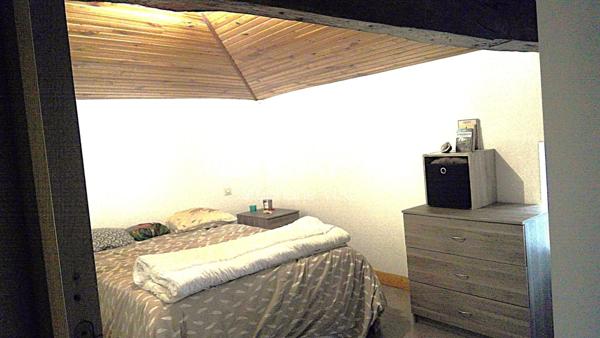 Maison de 108 M2 bien aménagée avec cuisine, salon ouvert, 2 Chambres , avec possibilité d'une troisième.