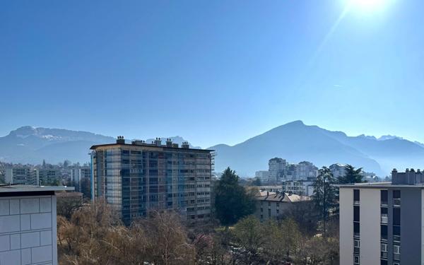 Appartement à vendre    4 pièces • 75,09 m2 Annecy