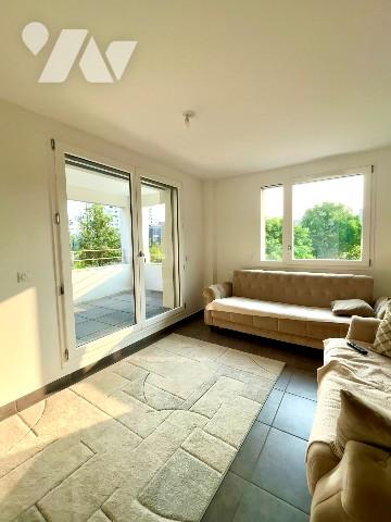 Bel appartement T4 de 82 m2 env. au 1er étage avec ascenseur dans un quartier calme et résidentiel.