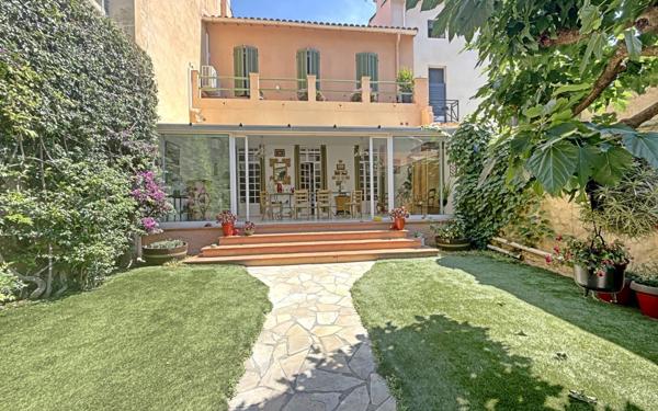 Maison à vendre    4 pièces • 150 m2 Marseille 13