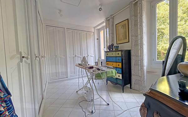 Maison à vendre    4 pièces • 150 m2 Marseille 13