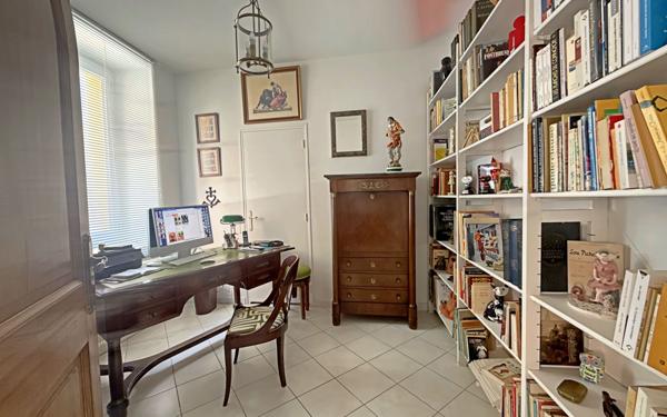 Maison à vendre    4 pièces • 150 m2 Marseille 13