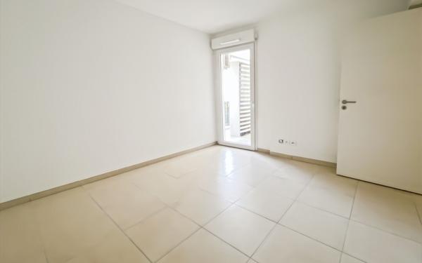 Appartement à vendre    2 pièces •  Marseille 14