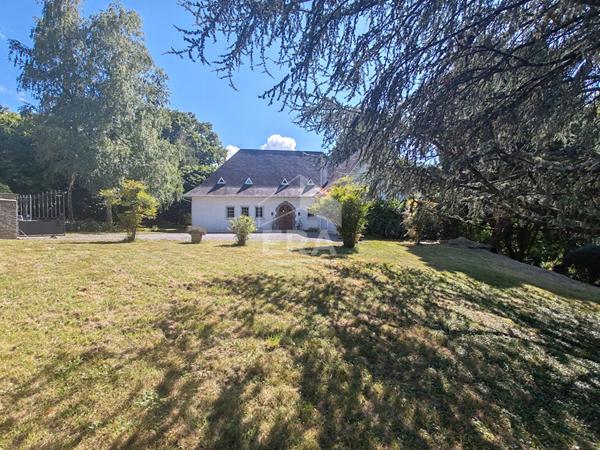 Grande maison familiale de 224m² sur les côteaux de Jurançon.