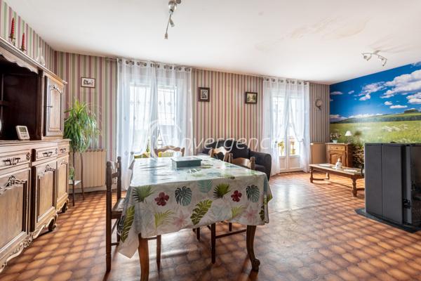 Maison
                                                                                                                                                                                                                                                                                                                        5 pièce(s)                                                                                                                                                                                                          3 chambre(s)                                                                                                                                                                                                          104  m²