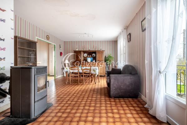 Maison
                                                                                                                                                                                                                                                                                                                        5 pièce(s)                                                                                                                                                                                                          3 chambre(s)                                                                                                                                                                                                          104  m²