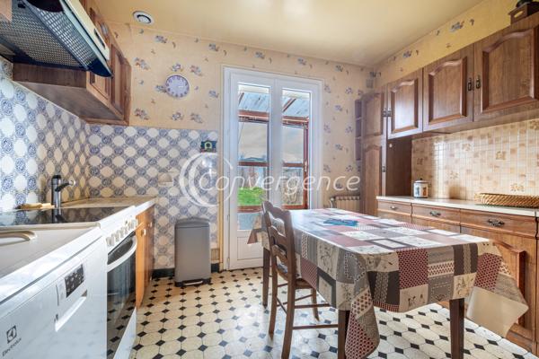 Maison
                                                                                                                                                                                                                                                                                                                        5 pièce(s)                                                                                                                                                                                                          3 chambre(s)                                                                                                                                                                                                          104  m²