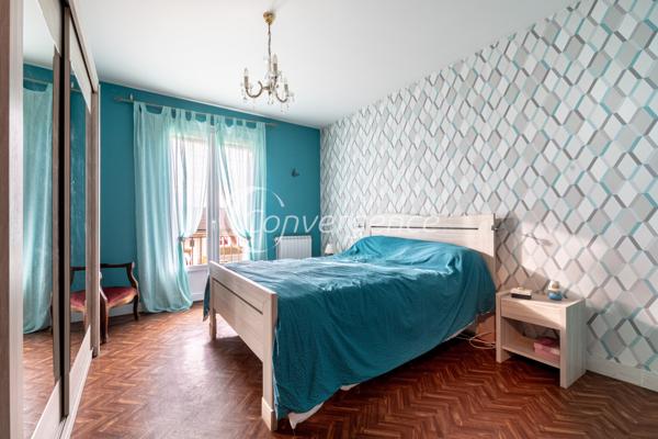 Maison
                                                                                                                                                                                                                                                                                                                        5 pièce(s)                                                                                                                                                                                                          3 chambre(s)                                                                                                                                                                                                          104  m²
